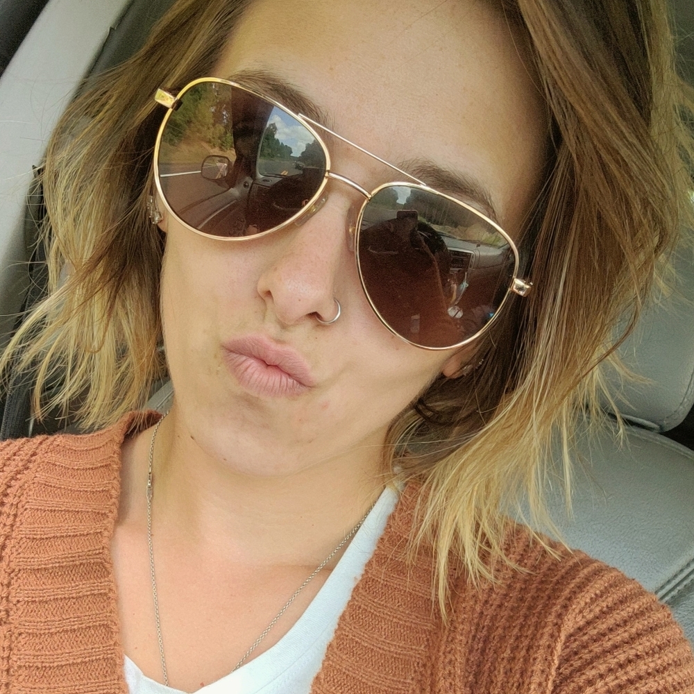 Meet your Posher, Samantha
